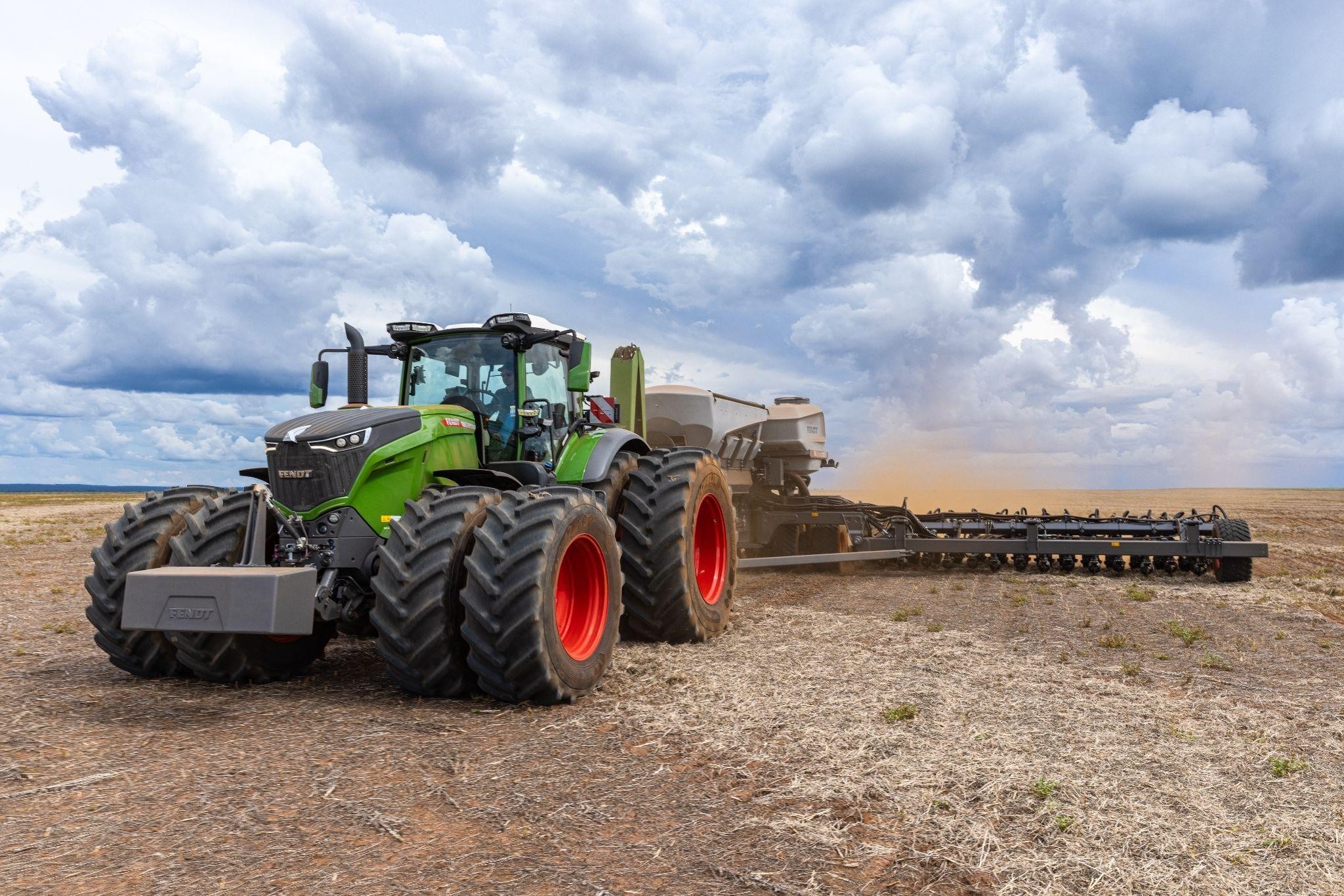 AGRISHOW 2026 – Fendt lança nova geração do trator Fendt 1000 Vario com mais potência, eficiência e conforto