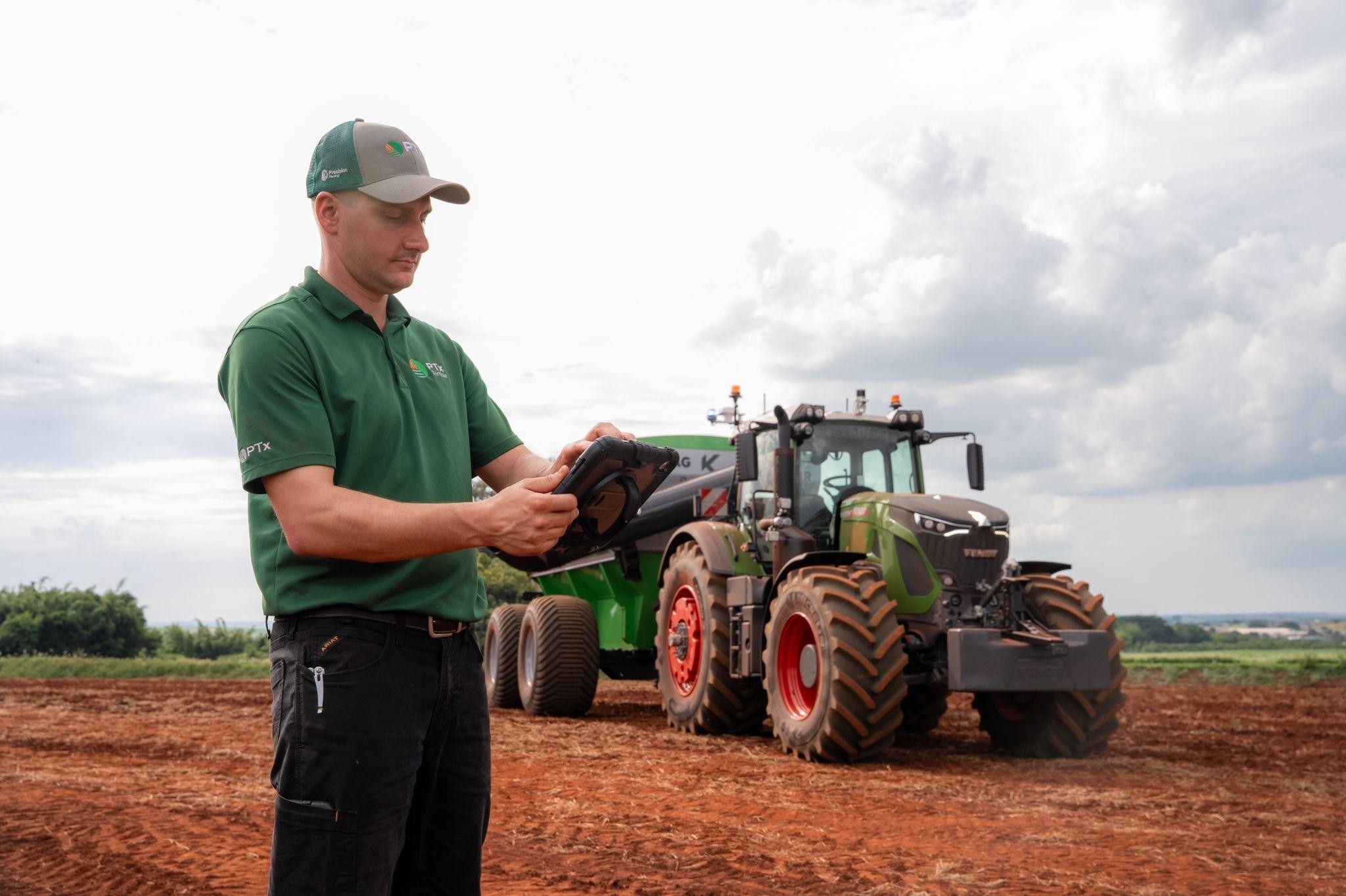 Fendt lança nova geração do trator Fendt 1000 Vario com mais potência, eficiência e conforto